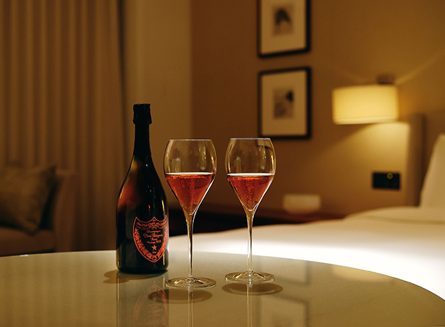 Palace Hotel Tokyo – Accommodation Package – Christmas 2023 – A Special Christmas Toast
