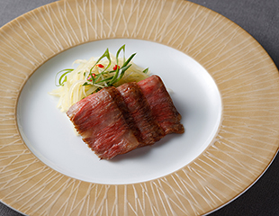 Palace Hotel Tokyo Amber Palace Winter 2025 Toriyama Umami Wagyu HT2 | © 美しい国の、美しい一日がある。2024