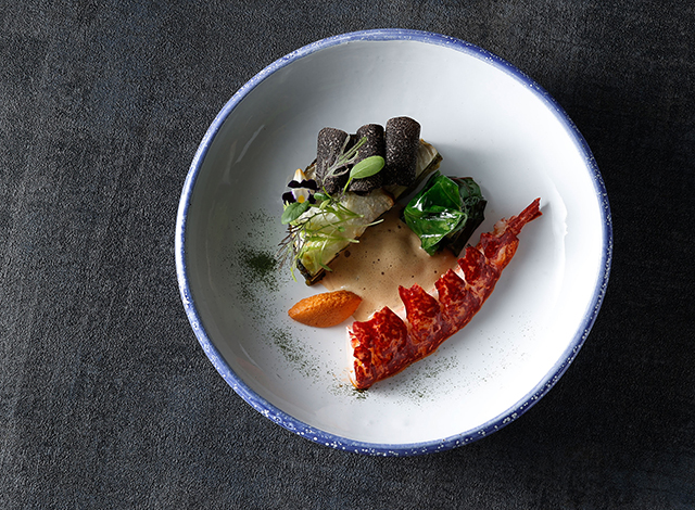 Palace Hotel Tokyo – Esterre – Christmas 2023 – Poached Blue Lobster