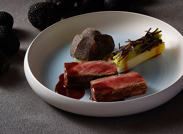 Palace Hotel Tokyo Esterre Christmas 2025 Tenderloin Of Wagyu | © 美しい国の、美しい一日がある。2024