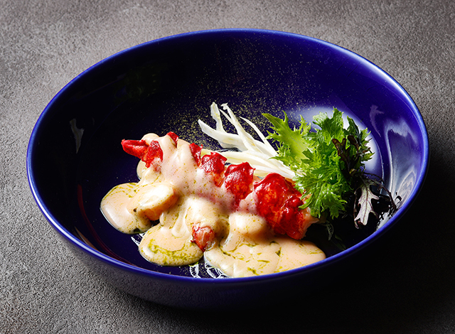 Palace Hotel Tokyo Esterre Christmas 2026 Poached Blue Lobster | © 美しい国の、美しい一日がある。2024