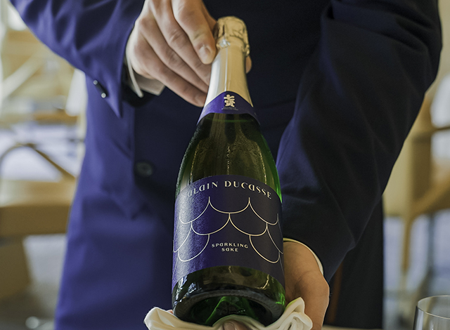 Palace Hotel Tokyo Esterre Shichiken Alain Ducasse Sparkling Sake | © 美しい国の、美しい一日がある。2024