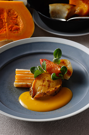 Palace Hotel Tokyo Esterre Winter 2025 Ezo Awabi T2 | © 美しい国の、美しい一日がある。2024