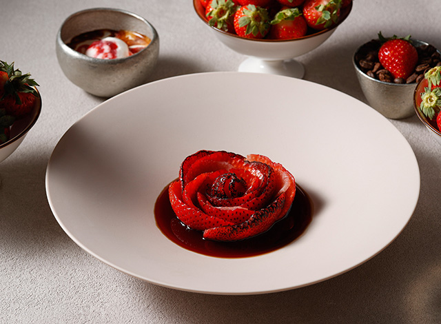 Palace Hotel Tokyo Esterre Winter 2025 Local Strawberries | © 美しい国の、美しい一日がある。2024 Palace Hotel Tokyo Esterre Winter 2025 Local Strawberries | © 美しい国の、美しい一日がある。2024