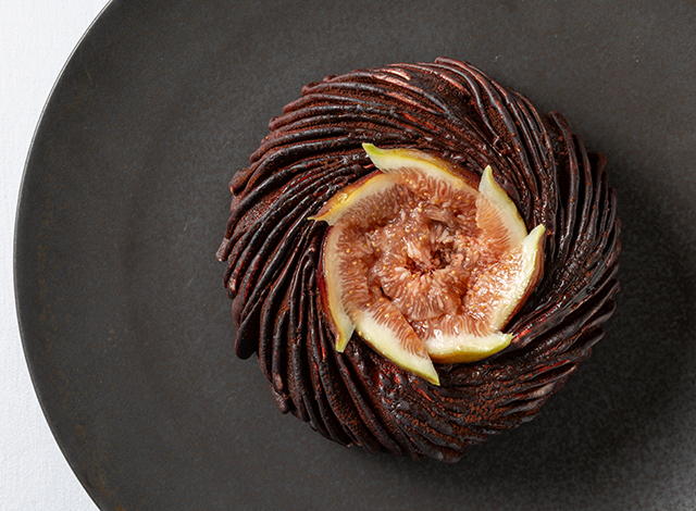 Palace Hotel Tokyo Esterre By Alain Ducasse Cake Figue | © 美しい国の、美しい一日がある。2024