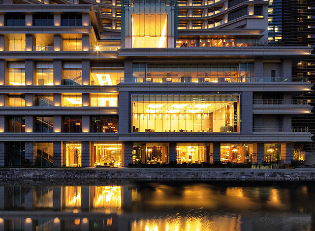 Palace Hotel Tokyo - Exterior Dusk