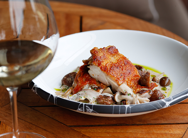 Palace Hotel Tokyo Grand Kitchen Autumn 2025 Pan Fried Daisen Chicken | © 美しい国の、美しい一日がある。2024