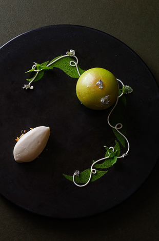 Palace Hotel Tokyo – Grand Kitchen – Christmas 2023 – Lime and Green Apple Mousse