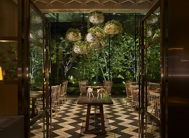 Palace Hotel Tokyo Grand Kitchen Garden Room Evening 2023 | © 美しい国の、美しい一日がある。2024 Palace Hotel Tokyo Grand Kitchen Garden Room Evening 2023 | © 美しい国の、美しい一日がある。2024