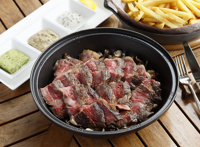 Palace Hotel Tokyo Grand Kitchen Grilled Japanese Beef Short Rib | © 美しい国の、美しい一日がある。2024