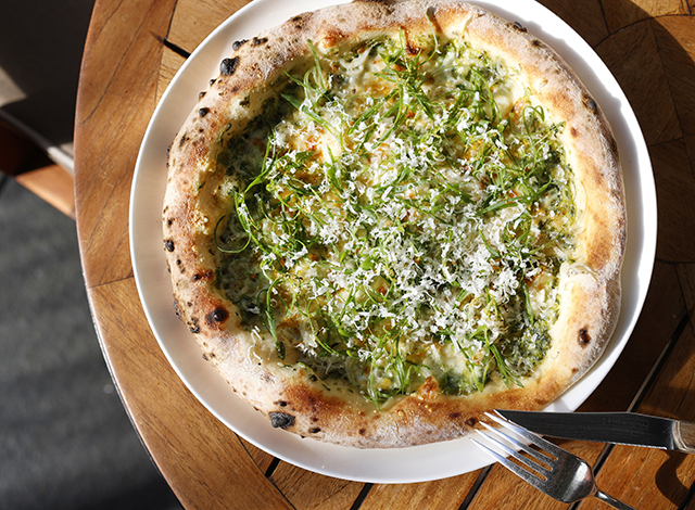 Palace Hotel Tokyo Grand Kitchen Spring 2026 Pizza Bianca | © 美しい国の、美しい一日がある。2024