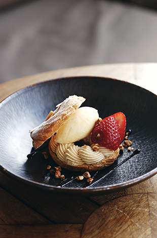 Palace Hotel Tokyo Grand Kitchen Spring 2026 Strawberry And Praline Paris Brest T2 | © 美しい国の、美しい一日がある。2024