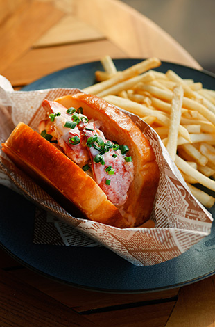Palace Hotel Tokyo Grand Kitchen Summer 2026 Lobster Roll T2 | © 美しい国の、美しい一日がある。2024
