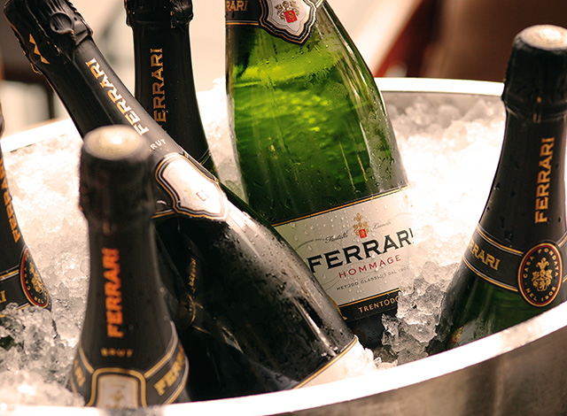 Palace Hotel Tokyo Grand Kitchen Terrace Plan Seafood Delights Ferrari Hommage | © 美しい国の、美しい一日がある。2024