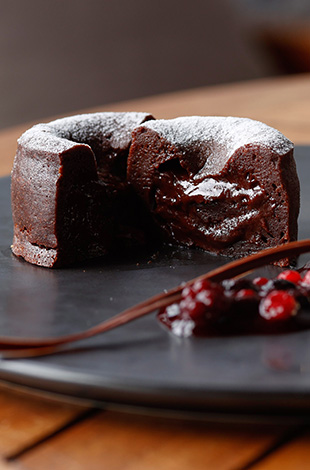 Palace Hotel Tokyo Grand Kitchen Winter 2025 Fondant Au Chocolat T2 | © 美しい国の、美しい一日がある。2024