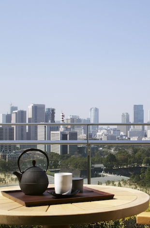 Palace Hotel Tokyo - In-Room Japanese Tea Presentation