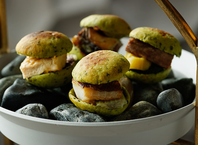 Palace Hotel Tokyo Lounge Bar Prive Autumn 2025 Afternoon Tea Terre Et Mer Pizza Sliders | © 美しい国の、美しい一日がある。2024