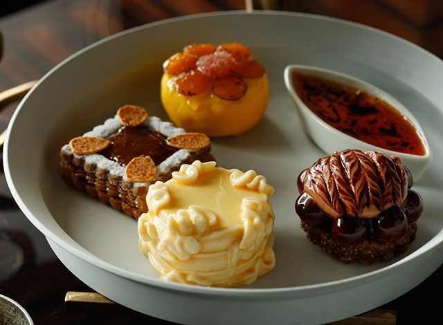 Palace Hotel Tokyo Lounge Bar Prive Autumn 2025 Afternoon Tea Terre Et Mer Sweets | © 美しい国の、美しい一日がある。2024
