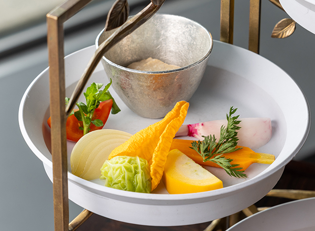 Palace Hotel Tokyo Lounge Bar Prive Autumn 2026 Afternoon Tea Terre Et Mer Savories Seasonal Vegetables | © 美しい国の、美しい一日がある。2024