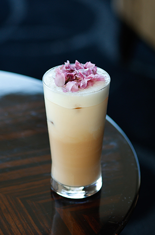 Palace Hotel Tokyo – Lounge Bar Privé – Spring 2024 – Sakura Selections – Sakura Iced Royal Milk Tea