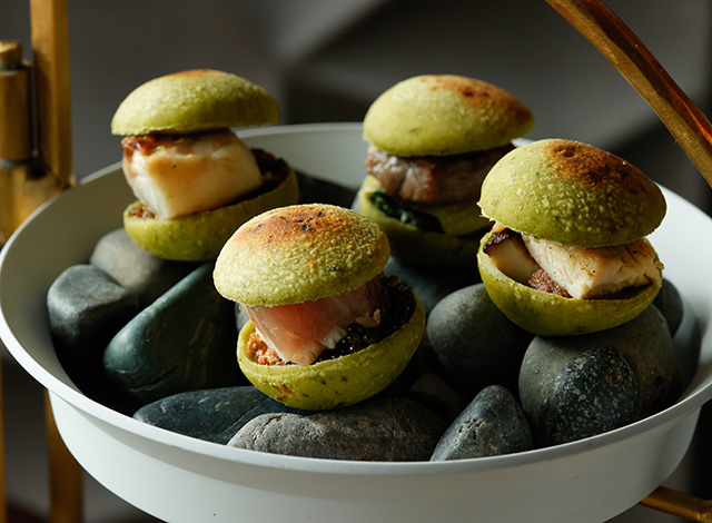 Palace Hotel Tokyo Lounge Bar Prive Summer 2025 Afternoon Tea Terre Et Mer Pizza Sliders