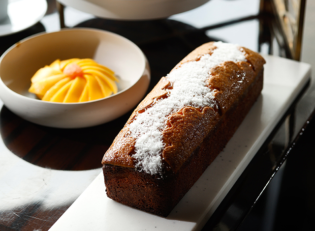 Palace Hotel Tokyo Lounge Bar Prive Summer 2026 Afternoon Tea Terre Et Mer Pound Cake | © 美しい国の、美しい一日がある。2024 Palace Hotel Tokyo Lounge Bar Prive Summer 2026 Afternoon Tea Terre Et Mer Pound Cake | © 美しい国の、美しい一日がある。2024