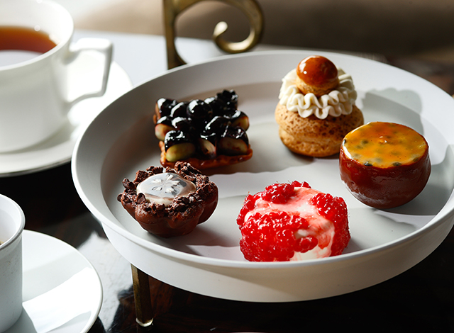 Palace Hotel Tokyo Lounge Bar Prive Summer 2026 Afternoon Tea Terre Et Mer Sweets | © 美しい国の、美しい一日がある。2024 Palace Hotel Tokyo Lounge Bar Prive Summer 2026 Afternoon Tea Terre Et Mer Sweets | © 美しい国の、美しい一日がある。2024