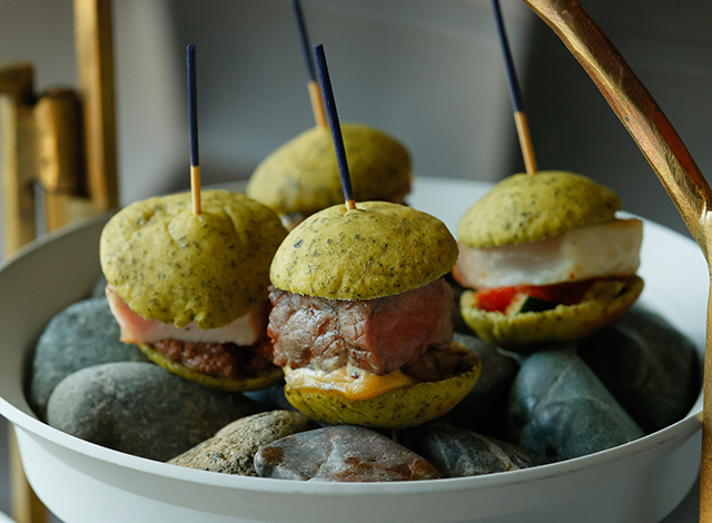 Palace Hotel Tokyo Lounge Bar Prive Winter 2025 Afternoon Tea Terre Et Mer Pizza Sliders | © 美しい国の、美しい一日がある。2024 Palace Hotel Tokyo Lounge Bar Prive Winter 2025 Afternoon Tea Terre Et Mer Pizza Sliders | © 美しい国の、美しい一日がある。2024