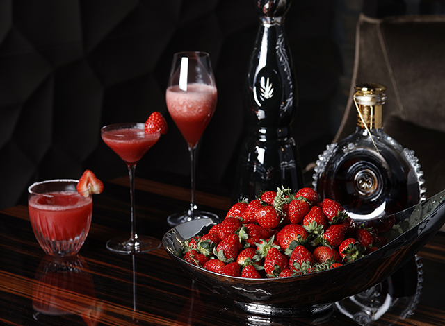 Palace Hotel Tokyo Lounge Bar Prive Winter 2025 Strawberry Selections 100 Strawberries And Cocktails | © 美しい国の、美しい一日がある。2024 Palace Hotel Tokyo Lounge Bar Prive Winter 2025 Strawberry Selections 100 Strawberries And Cocktails | © 美しい国の、美しい一日がある。2024