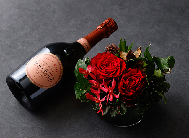 Palace Hotel Tokyo Online Shop Christmas 2025 Flower Arrangement Laurent Perrier Rose | © 美しい国の、美しい一日がある。2024