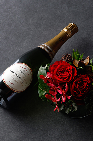 Palace Hotel Tokyo Online Shop Christmas 2025 Flower Arrangement Laurent Perrier T2 | © 美しい国の、美しい一日がある。2024