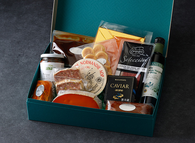Palace Hotel Tokyo Online Shop Christmas 2025 Premium Party Box | © 美しい国の、美しい一日がある。2024