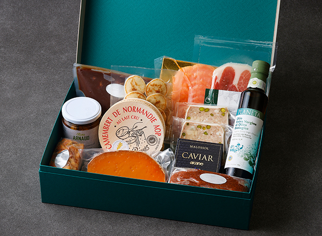 Palace Hotel Tokyo Online Shop Christmas 2026 Premium Party Box | © 美しい国の、美しい一日がある。2024 Palace Hotel Tokyo Online Shop Christmas 2026 Premium Party Box | © 美しい国の、美しい一日がある。2024