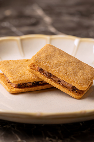 Palace Hotel Tokyo – Sweets & Deli – Fig Sand wiches