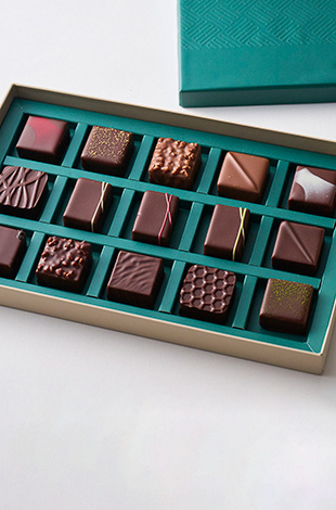 Palace Hotel Tokyo Online Shop Spring 2025 Bonbons De Chocolat 15 Pieces T2 | © 美しい国の、美しい一日がある。2024
