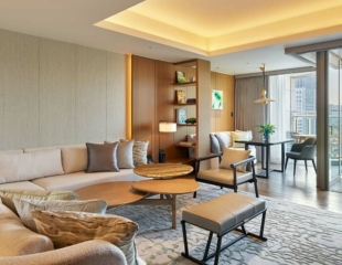 Palace Hotel Tokyo – Premier Suite – Living Area