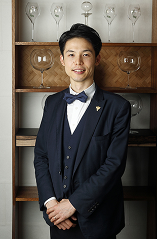 Palace Hotel Tokyo Sommelier Takuma Yamada 2020 T2 | © 美しい国の、美しい一日がある。2024