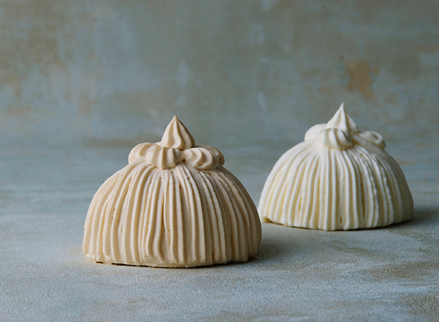 Palace Hotel Tokyo Sweets Deli Autumn 2026 Marron Chantilly Variations Kumamoto On Left | © 美しい国の、美しい一日がある。2024 Palace Hotel Tokyo Sweets Deli Autumn 2026 Marron Chantilly Variations Kumamoto On Left | © 美しい国の、美しい一日がある。2024