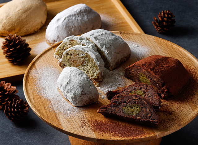 Palace Hotel Tokyo Sweets Deli Christmas 2025 Stollen | © 美しい国の、美しい一日がある。2024