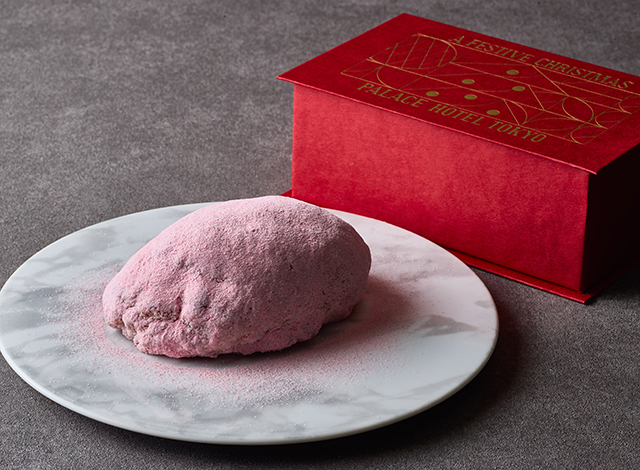 Palace Hotel Tokyo Sweets Deli Christmas 2026 Fraise Rose Stollen | © 美しい国の、美しい一日がある。2024