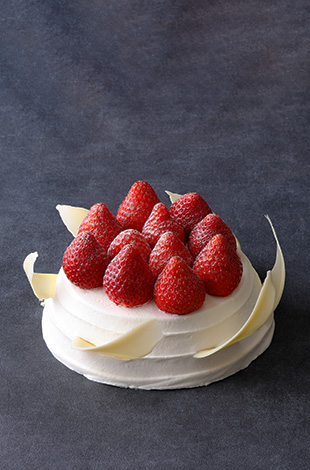 Palace Hotel Tokyo Sweets Deli Christmas 2026 Gateau Aux Fraises 15cm T2 | © 美しい国の、美しい一日がある。2024