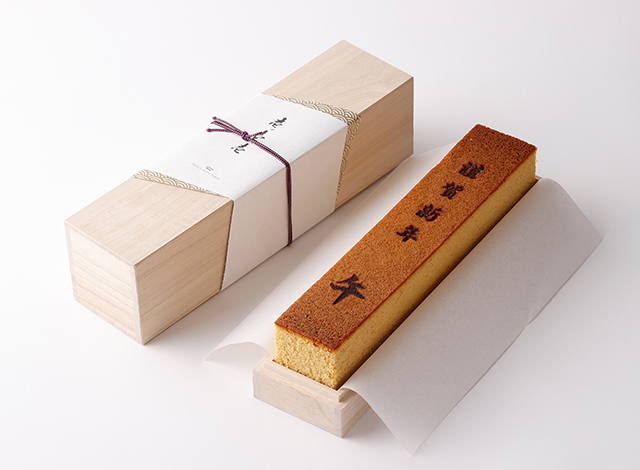 Palace Hotel Tokyo Sweets Deli New Year 2026 Sake Cake Uma | © 美しい国の、美しい一日がある。2024