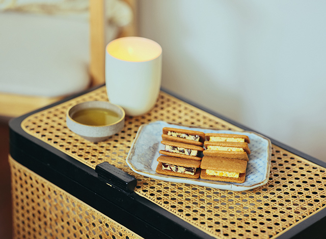 Palace Hotel Tokyo Sweets Deli Orange And Raisin Cranberry Sandwich Cookies II Palace Hotel Tokyo Sweets Deli Orange And Raisin Cranberry Sandwich Cookies II