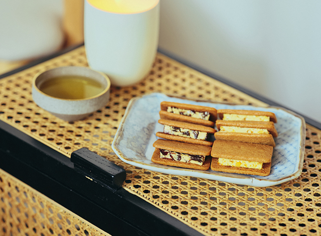 Palace Hotel Tokyo Sweets Deli Orange And Raisin Cranberry Sandwich Cookies III | © 美しい国の、美しい一日がある。2024 Palace Hotel Tokyo Sweets Deli Orange And Raisin Cranberry Sandwich Cookies III | © 美しい国の、美しい一日がある。2024
