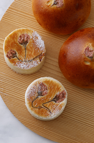 Palace Hotel Tokyo Sweets Deli Spring 2026 Sakura Selections Breads III T2 | © 美しい国の、美しい一日がある。2024