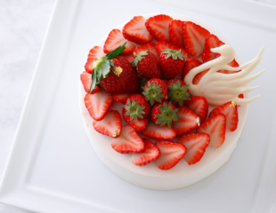 Palace Hotel Tokyo – Sweets & Deli – White Day 2023 – Fraises Chantilly