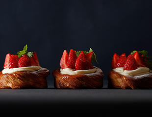 Palace Hotel Tokyo Sweets Deli Winter 2025 Strawberry Selections Strawberry Danish HT2 | © 美しい国の、美しい一日がある。2024