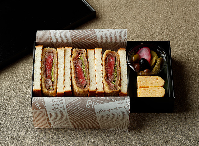 Palace Hotel Tokyo – Takeout – GO – Wagyu Filet Cutlet Sandwich – H2