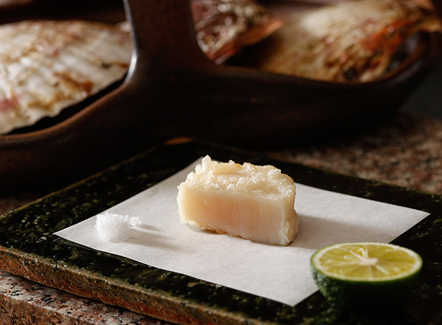 Palace Hotel Tokyo Tatsumi Winter 2025 Wild Scallop | © 美しい国の、美しい一日がある。2024 Palace Hotel Tokyo Tatsumi Winter 2025 Wild Scallop | © 美しい国の、美しい一日がある。2024