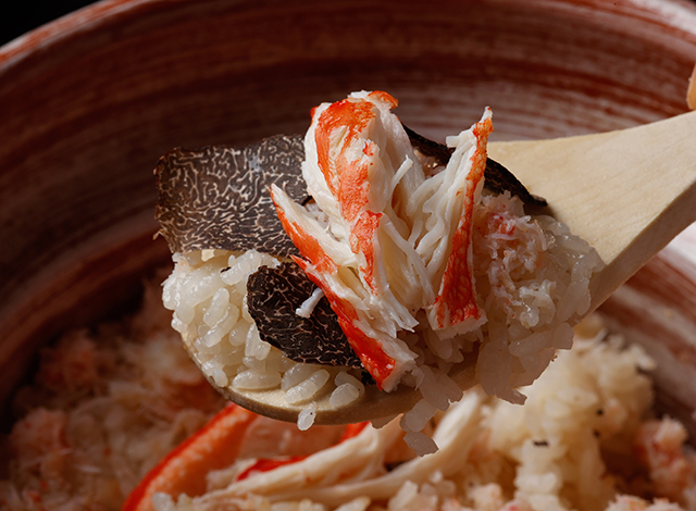 Palace Hotel Tokyo Teppanyaki GO Christmas 2025 Steamed Rice With Zuwai Crab And Truffles | © 美しい国の、美しい一日がある。2024